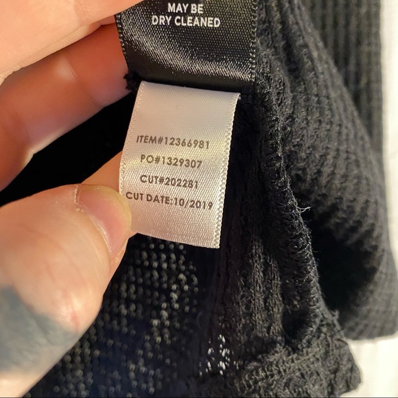 Torrid Black Waffle Shirt, size 0/L - Picture 4 of 7